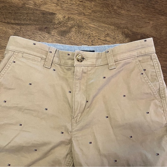 Tommy Hilfiger Kids Boys Khaki Flag Chino Shorts Size 16 - Picture 2 of 12